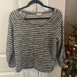 Like new sweater 3/4 sleeve